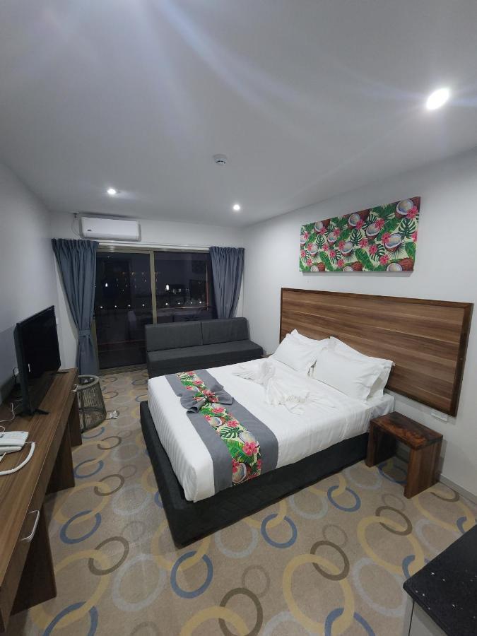 Vualiku Hotel & Apartments Nadi Extérieur photo