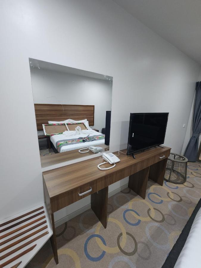 Vualiku Hotel & Apartments Nadi Extérieur photo