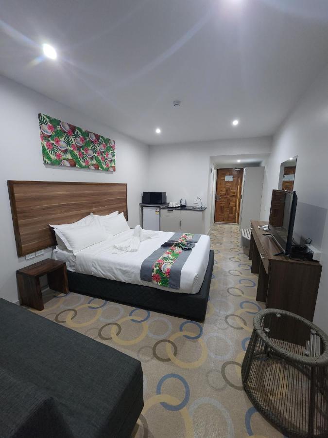 Vualiku Hotel & Apartments Nadi Extérieur photo