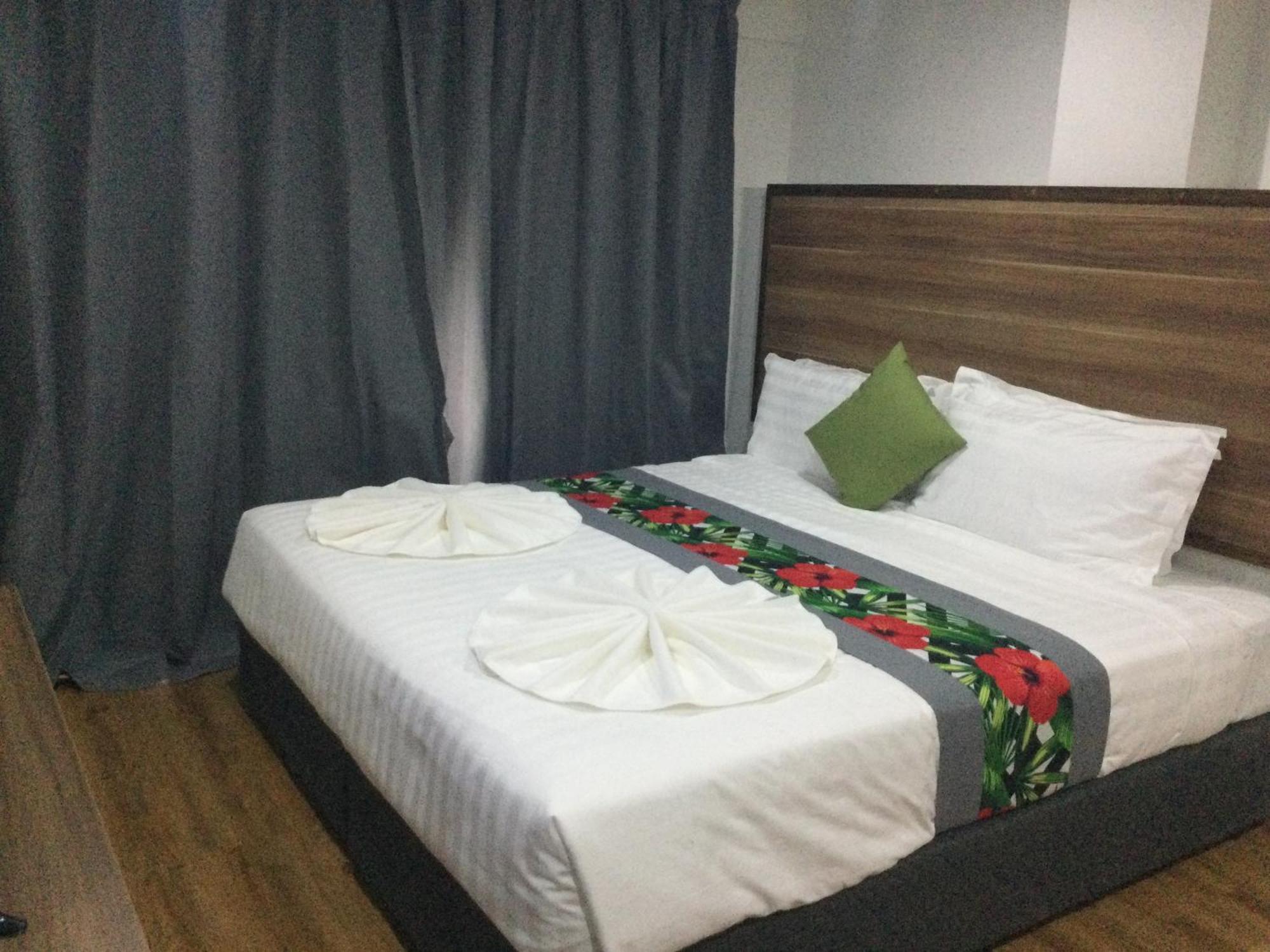 Vualiku Hotel & Apartments Nadi Extérieur photo